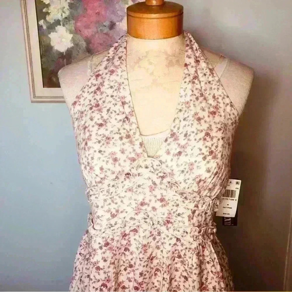 TRIXXI Women’s Size Medium Ruffle Trim Pink Mini Floral Summer Halter Dress NWT - Picture 3 of 15